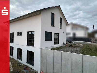 Neuwertiges EFH mit moderner Technik in herrlicher Aussichtslage