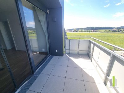 ERSTBEZUG: 4-Zimmer-DG-Wohnung mit West-Balkon