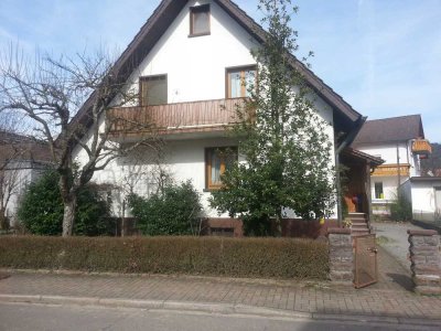 Gemütliches Wohnhaus in HASLACH, 157 qm, ruhige Lage mit Garten, Terrassen, Lauben, viel Platz!