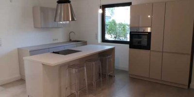 Top modernisierte 4-Raum-Maisonette mit Kamin, Gartenanteil, Balkon, Einbauküche mit Insel