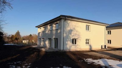 Doppelhaushälfte in Magdeburg mit Garten & Blick ins Grüne - Grundstück 340qm - von privat