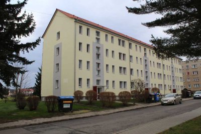 Schöne 4 Zimmer Hochparterrewohnung mit Einbauküche