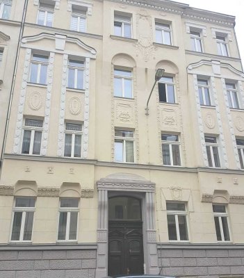 * EBK - Duschbad - Parkettboden - großer Balkon - Abstellraum *