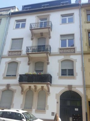 Schöne Altbauwohnung in Bestlage