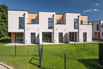 Provisionsfrei! Freifinanzierte Reihenhäuser, in der Gartenstadt Kremserberg!