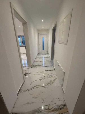 Exklusive 2-Zimmer-Wohnung mit Terrasse/ Garten und Einbauküche in Rossdorf