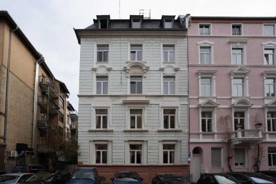 Altbaucharme in Mainnähe – großzügige 4-Zimmer-Wohnung in Frankfurt