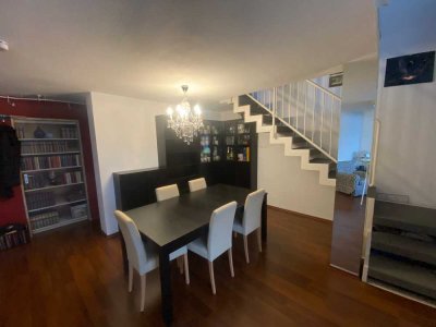 Gepflegte 2,5-Zimmer Maisonette im 4. OG mit Balkon in Krefeld-Stadtmitte