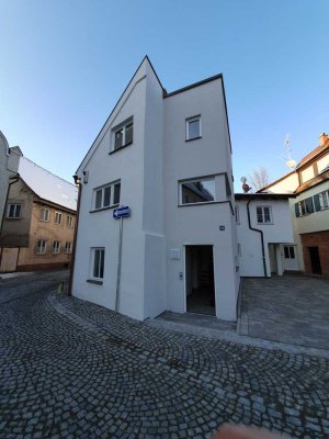 Schöne 3 Zimmer Maisonette Wohnung mit Einbauküche