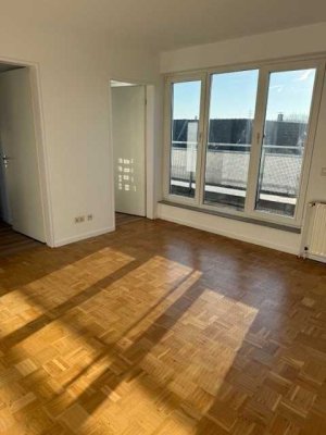 Attraktives 2-Zi.-Penthouse (44m²) in Essen-Altenessen-Süd, frisch saniert