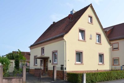 Familienfreundlich mit Garten und Garage