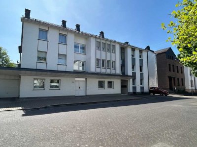 Gesellige Mitbewohnerin im "besten Alter" gesucht: Erdgeschosswohnung mit nutzbarem Außenbereich in