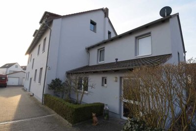 Sonnige 3 Zimmerwohnung mit Einbauküche, Balkon und Stellplatz in ruhiger Lage von BS