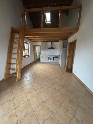Ansprechende 1-Zimmer-Wohnung mit Balkon und EBK in Weyarn