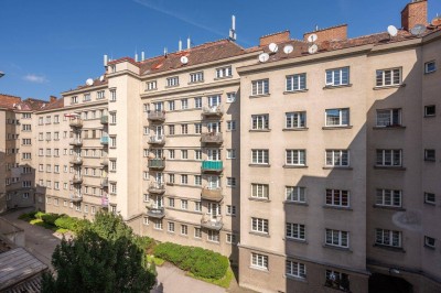 ++NEU++ 1,5-Zimmer Altbau-Wohnung (sanierungsbedürftig), viel Umbaupotenzial