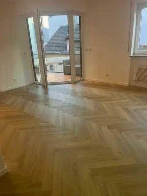 Erstbezug: Kernsanierte 2-Zimmerwohnung mit neuen Küche im Zentrum von Baden-Baden