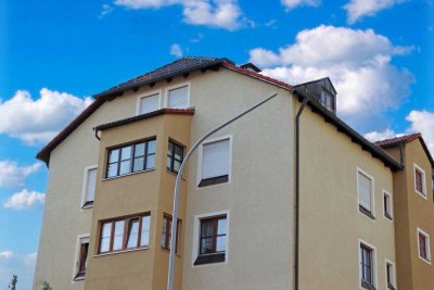 Gelegenheit nach Preisreduzierung! Top renovierte 3-Zi.-Eigentumswohnung mit Garage, Erker & EBK