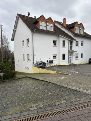 Schicke und gemütliche 2 ZKB-Eigentumswohnung im DG mit Balkon in ruhiger Lage von Elz