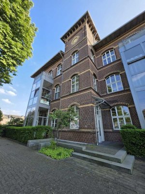 Besonderes Wohnen mit historischem Charme – 2-Zimmer-Wohnung im ehemaligen Schulgebäude