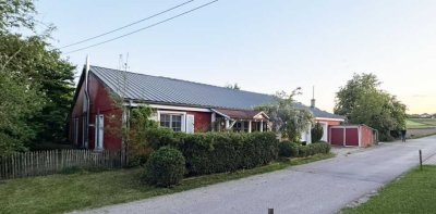Sehr Geräumiges, günstiges 6-Zimmer-Einfamilienhaus mit Offenstall in Königsfeld im Schwarzwald