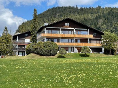 Bestlage SEEFELD/Tirol - SONNIGE, GENERALSANIERTE 5-ZIMMER-WOHNUNG inkl. Austostellplätze