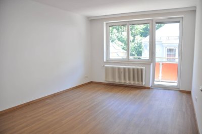 Sanierte DACHGESCHOSS- FERIENWOHNUNG zur Miete im Zentrum von Bad Gastein. Die Talstation Stubnerkogelbahn und der Bahnhof liegen nur wenige Meter entfernt.