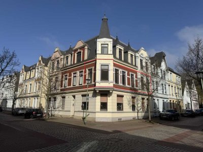 Anfragen nur per E-Mail. Ab sofort 2-Zimmer-Wohnung mit Balkon und Einbauküche