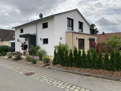 Einfamilienhaus mit geh. Innenausstattung