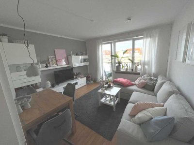 Sehr schöne, helle, gut geschnittene 2-Zimmer-Wohnung mit Balkon in der Wüste, ruhig + zentral