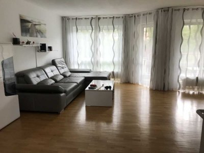 Geschmackvolle, gepflegte 3-Raum-Wohnung mit Balkon und EBK in Bad Soden am Taunus