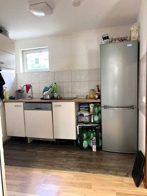 Passives Einkommen! -Renovierte Etagenwohnung mit Potential
