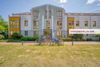 IMMOBERLIN.DE - Helle Wohnung mit Südloggia & Pkw-Stellplatz nahe Campus & Klinikum Buch