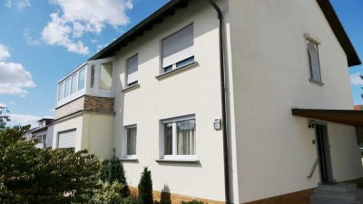 ### EIN- BIS ZWEIFAMILIENHAUS AUF GROßEM GRUNDSTÜCK, GARAGE UND NEBENGEBÄUDE. TOP GEPFLEGT! ###