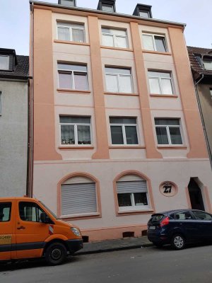 EG-Single-Apartment teilmöbliert - Modernisierter Altbau, Luxusbad, hohe Decke
