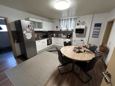 Freundliche 3-Zimmer-Wohnung mit gehobener Innenausstattung mit Terrasse und EBK in Erbach