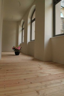 Besonderes Wohnen im Industriedenkmal - Personenaufzug inklusive!
