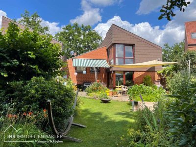 Wohnen am See! Splitlevel-Reihenhaus mit Garage und privatem Seezugang in H-Bothfeld.
