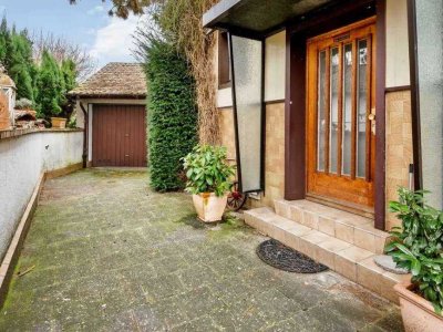 ANGEKOMMEN! Großzügiges Einfamilienhaus mit Nebengebäude und Gartenparadies in Neuhofen