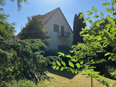 Möbiliertes, exkl. Einfamilienhaus mit Einliegerwohnung