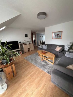 Helle 3,5-Zimmer-DG-Wohnung mit Loggia und TG-Stellplatz