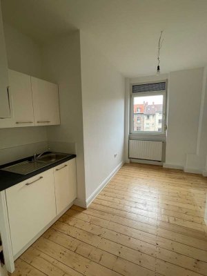 Neckarblick! Komplett sanierte 4,5 ZKB mit original Dielenböden und Wohnküche in stilvollem Altbau!