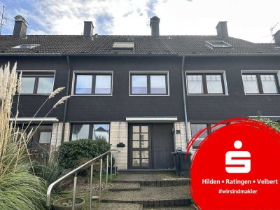 Reihenmittelhaus mit Garage und Garten in Ratingen-Breitscheid