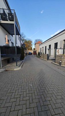 Exklusive 1-Zimmer-Wohnung mit Einbauküche und Stellplatz im Zentrum von Arnstadt zu vermieten!