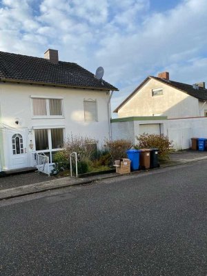 Gepflegtes Einfamilienhaus in sonniger Lage in Pirmasens-Schachen