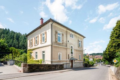 Begehrenswerte, denkmalgeschützte Zweifamilienvilla im Murgtal