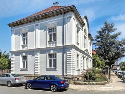 Wunderschön kernsanierte, denkmalgeschütze Stadtvilla mit traditioneller Architektur und Garten