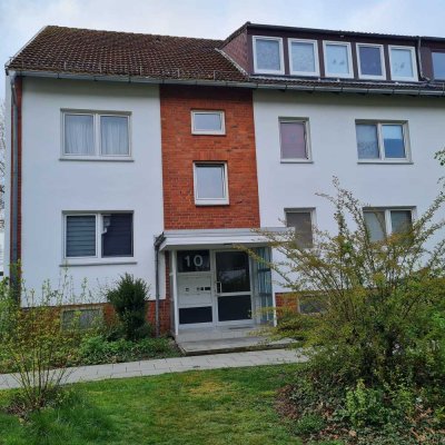 Helles 2-Zimmer-Apartment mit Balkon in Buxtehude für Selbstrenovierer