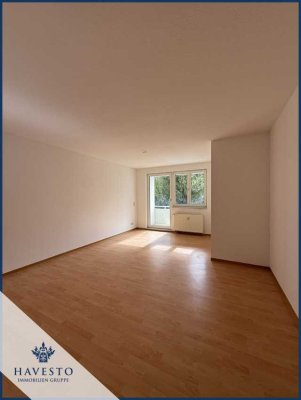 Charmante Altbau Wohnung mit 2-Zimmern, neuer Einbauküche, Balkon & Stellplatz!