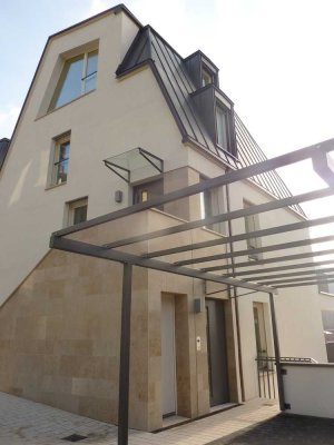Heidelberg-Neuenheim: Zweiparteienvilla mit Schloß- und Neckarblick