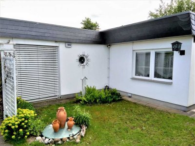 schöner Bungalow, 2,5 Zimmer mit Garage und Garten